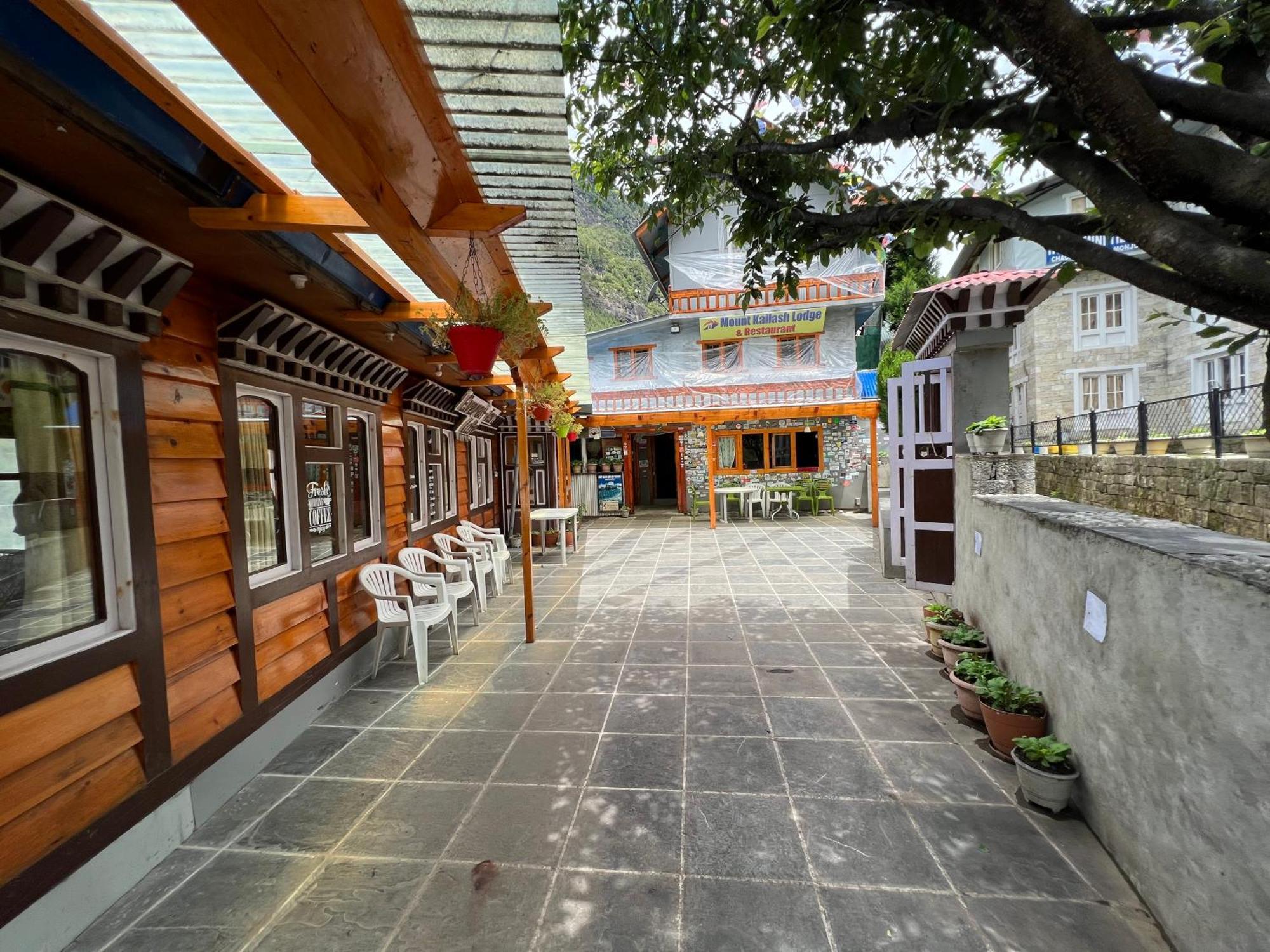 Mount Kailash Lodge And Resturant , Monjo Exterior photo