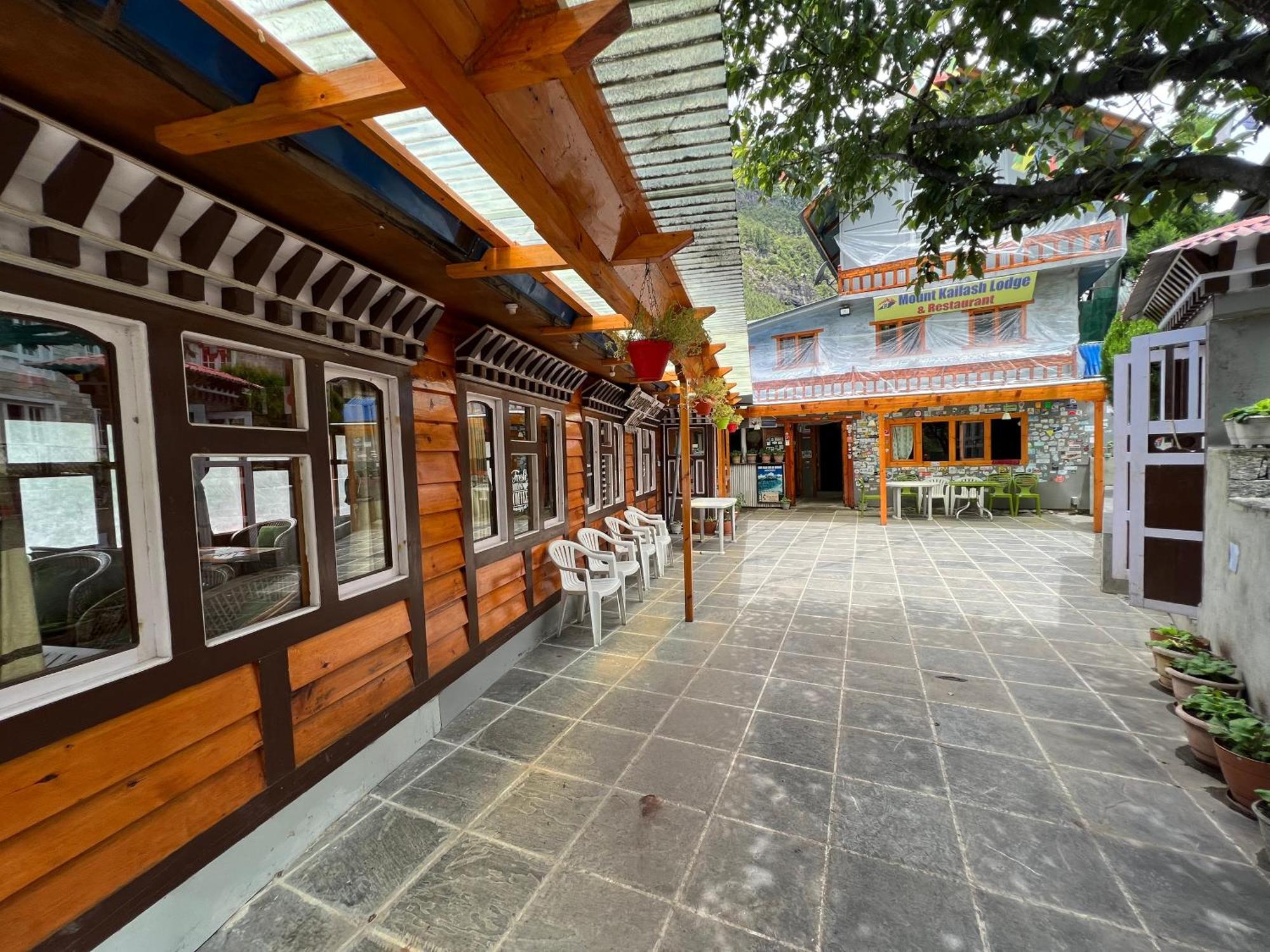 Mount Kailash Lodge And Resturant , Monjo Exterior photo